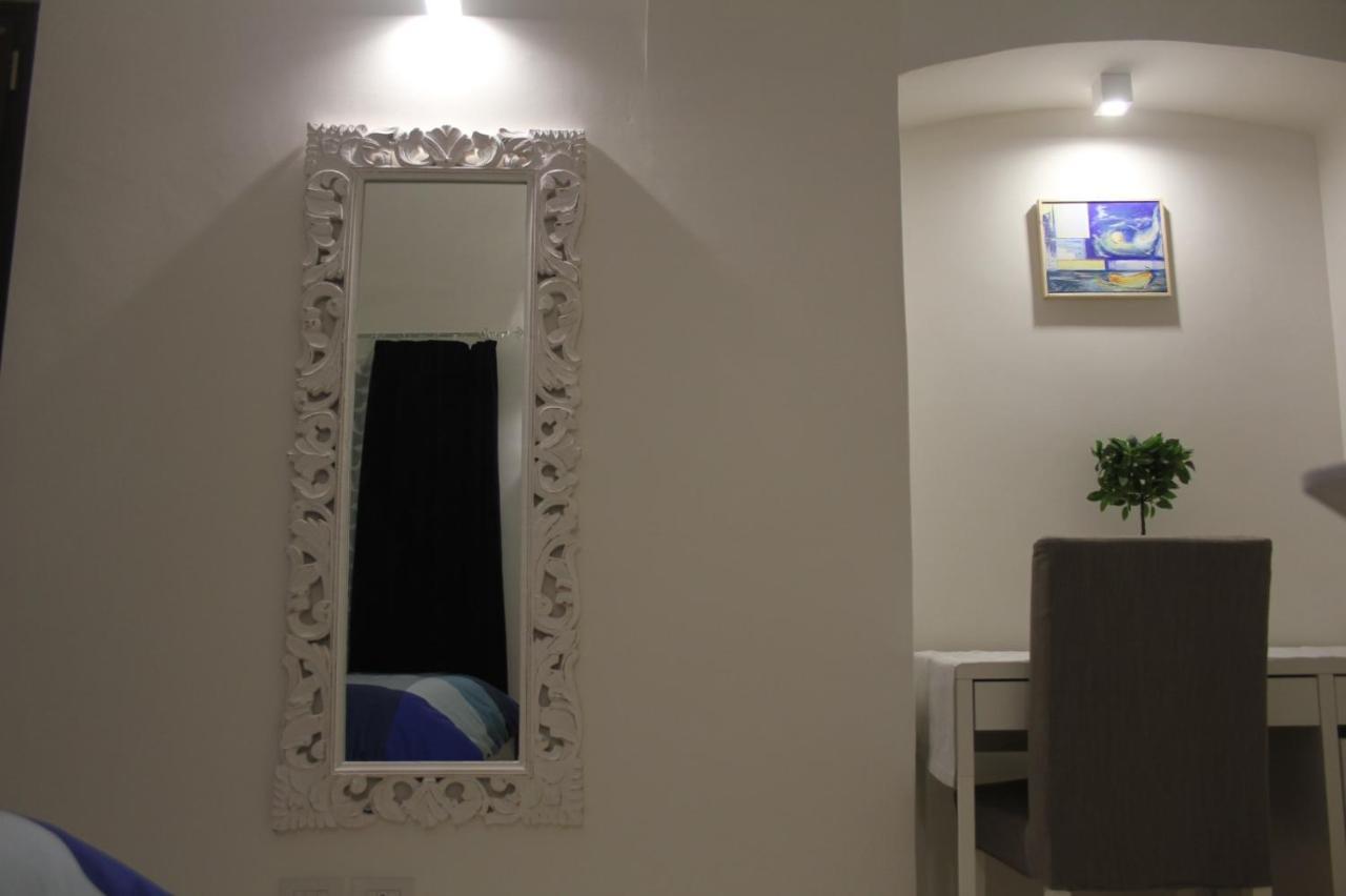 Arco Di Levante Bari Bagian luar foto